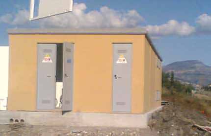 Cabine Elettriche prefabbricate di trasformazione | Cabina elettrica, impianti fotovoltaici prefabbricata composta da pi� elementi box prefabbricati monolitici.