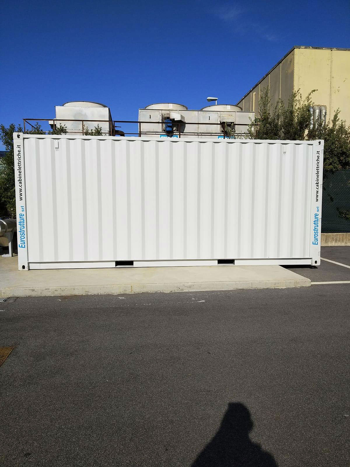 external view container box